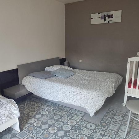 Maison Plain Pied, 2 Chambres, Longere Typique , Fraiche, Dans Bourg Avec Tous Commerces Luçay-le-Mâle Eksteriør billede