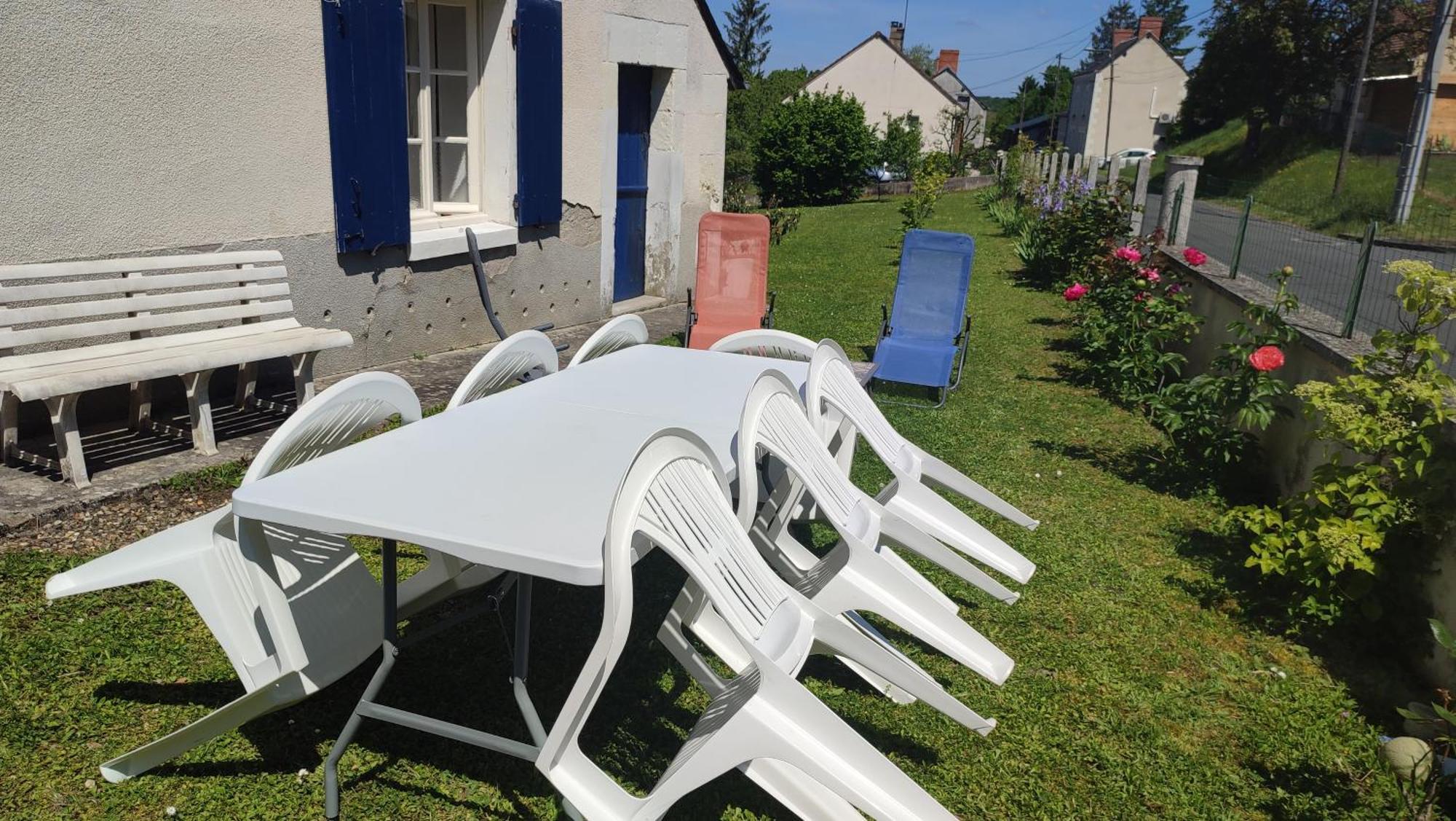 Maison Plain Pied, 2 Chambres, Longere Typique , Fraiche, Dans Bourg Avec Tous Commerces Luçay-le-Mâle Eksteriør billede
